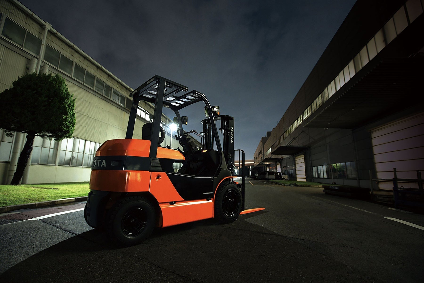 Answering Your Most Common Forklift Questions (FAQ)