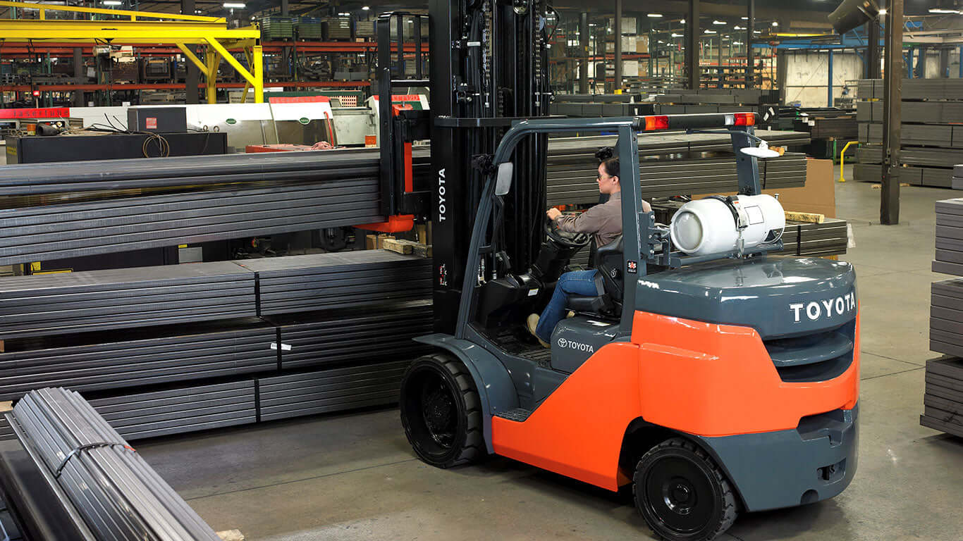 Navigating the Choice Between New and Used Toyota Forklifts
