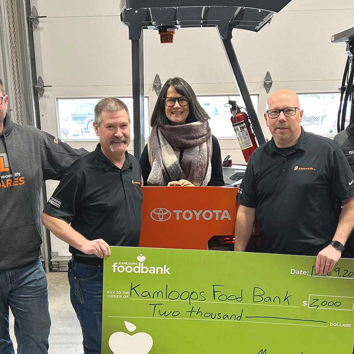 MasonLift volunteers at The Mustard Seed