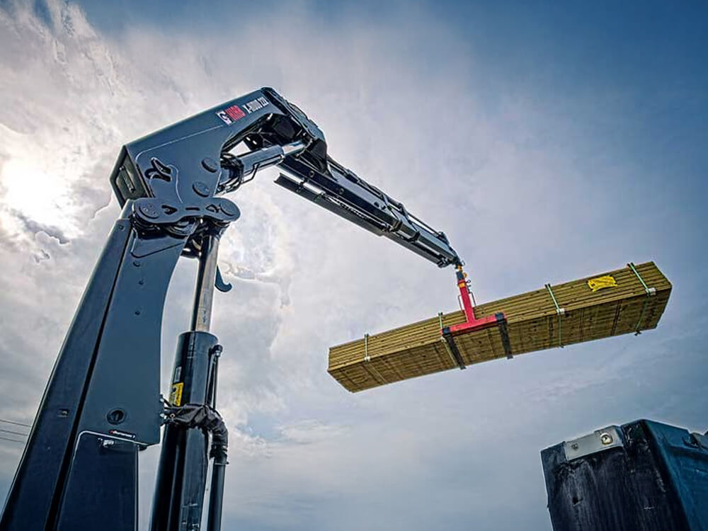 ML-Truck HIAB Truck-Mounted Crane | 19,000 - 37,000 GVW