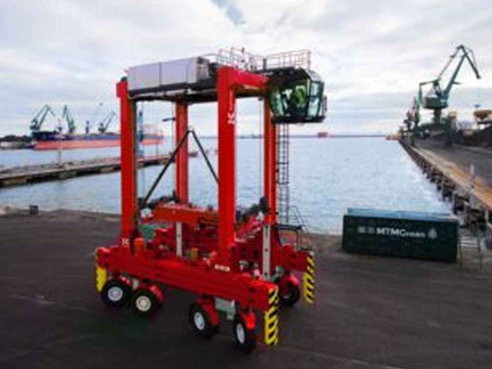 MasonLift Kalmar Diesel-Electric Straddle Carrier