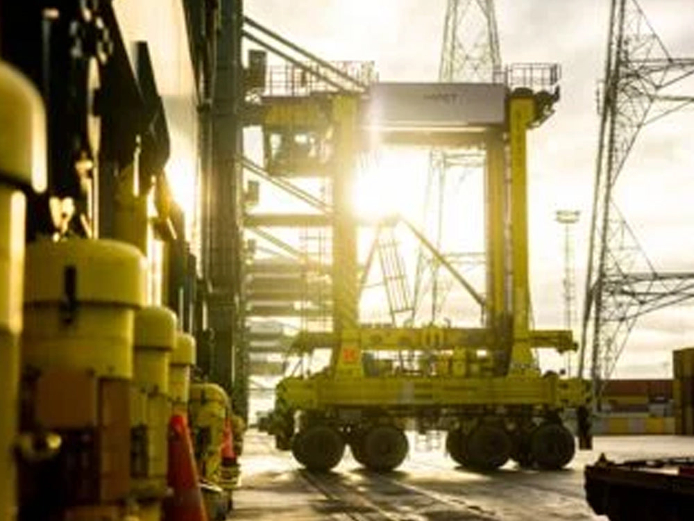MasonLift Kalmar Hybrid Straddle Carrier